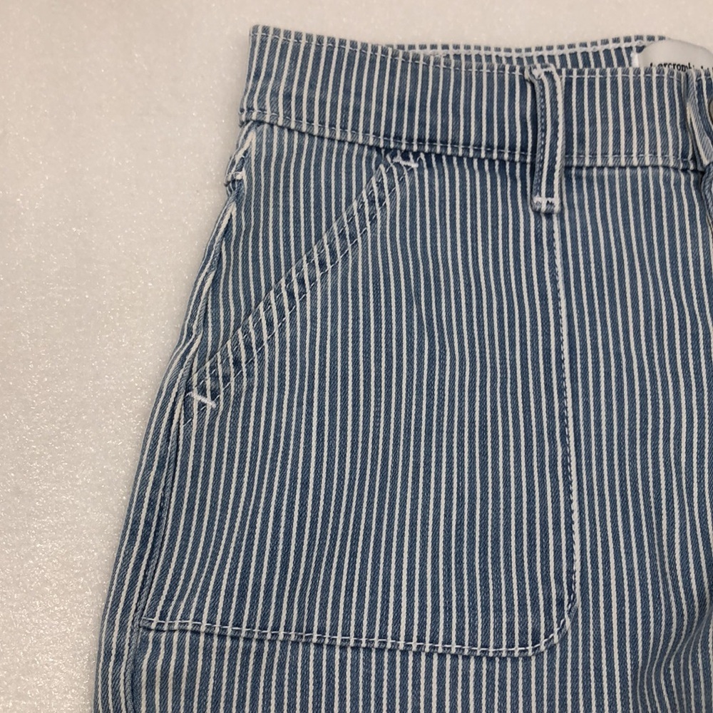 Abercrombie Kids Shorts Mid Rise Midi 13/14 Regular Blue & White Stripe Denim - Picture 14 of 15
